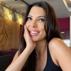 Alexa Tomas portrait