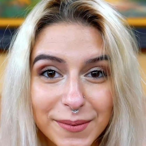 Chloe Kreams headshot